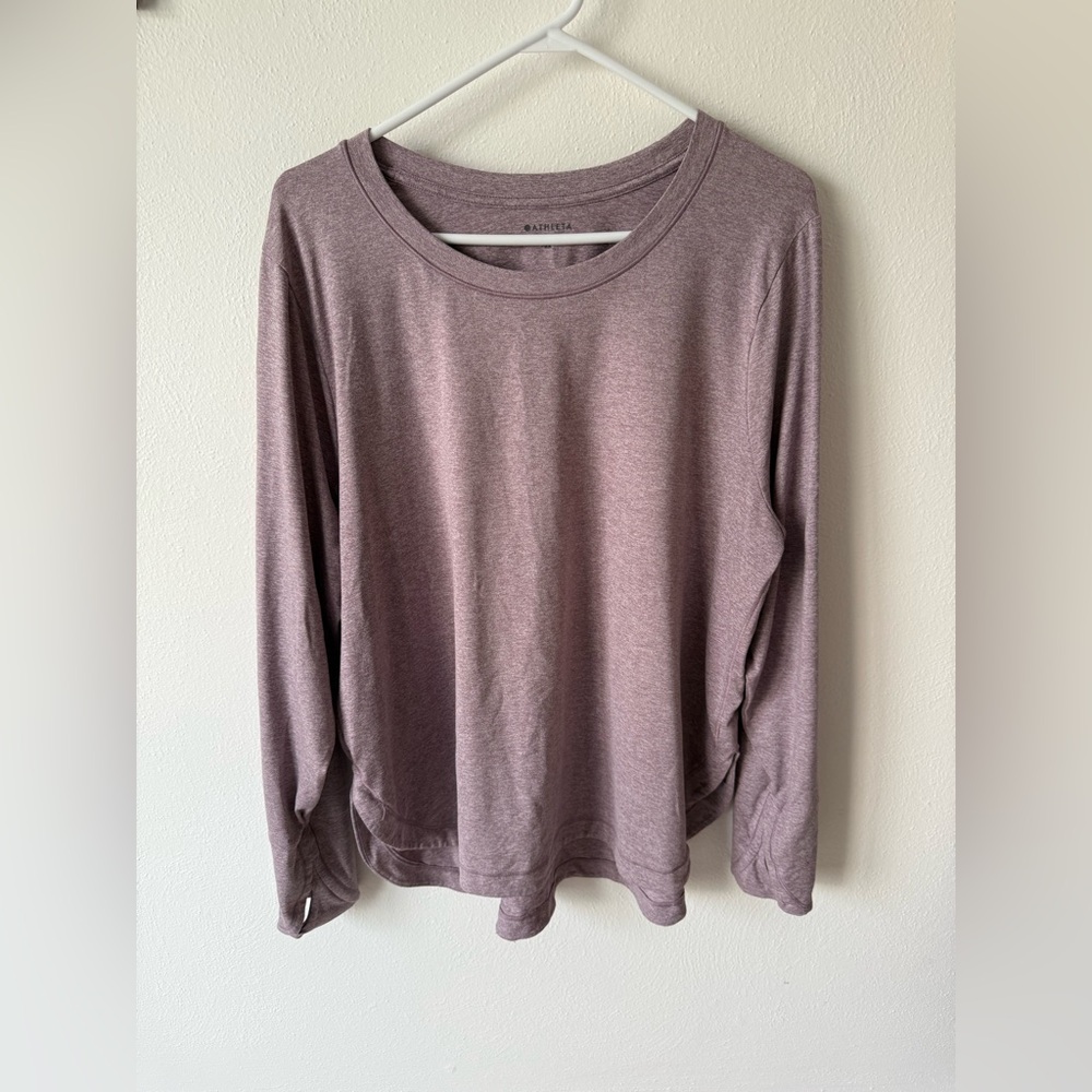 Women’s Athleta long sleeve top. Size 2X worn a few times looks brand new!!